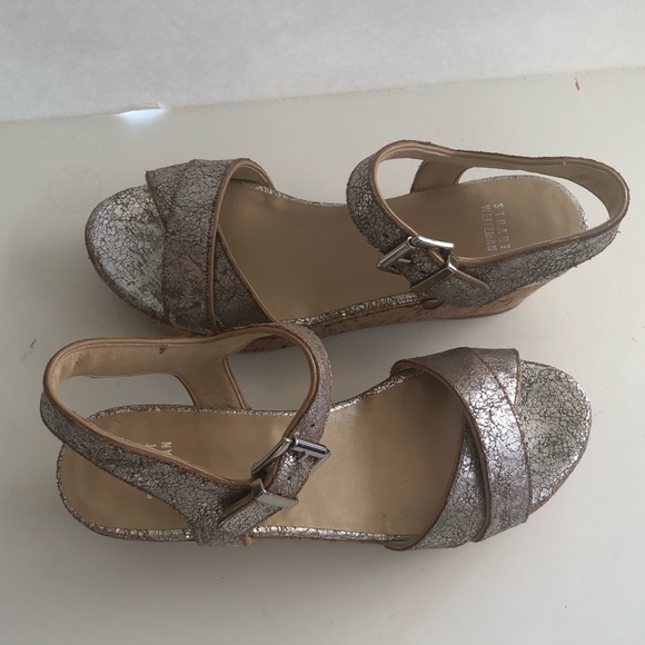 Stuart Weitzman Crosson Cracked Leather Cork Wedge - Picture 5 of 8